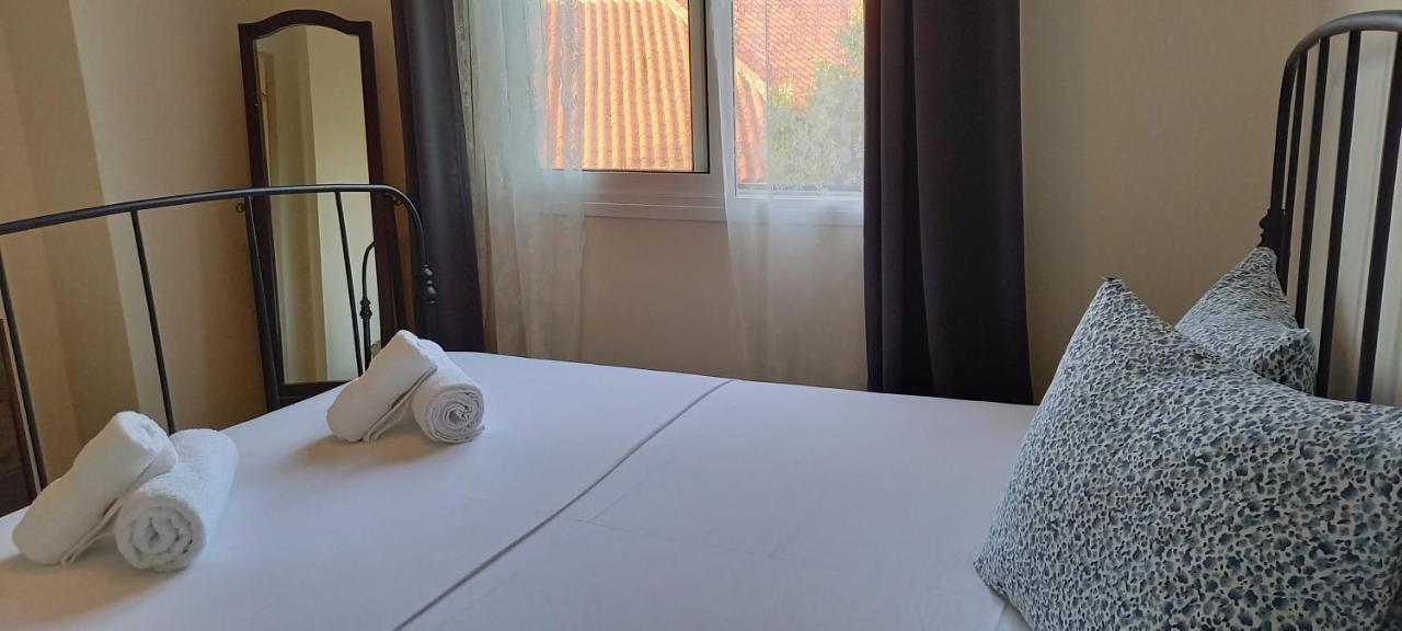 2 Bedrooms-perfect Center Location-amazing View