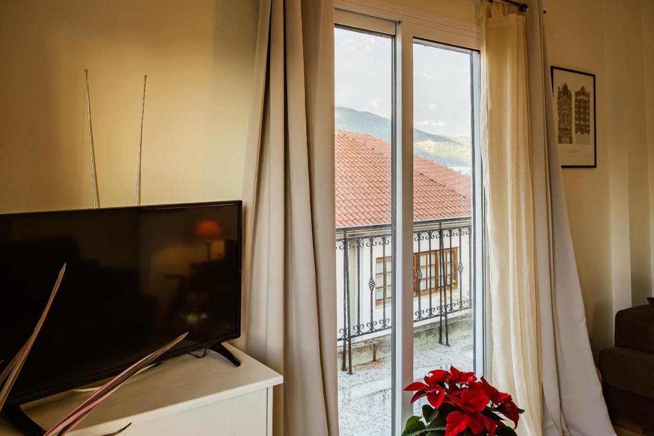 Apartment 2 Bedrooms-perfect Center Location-amazing View *