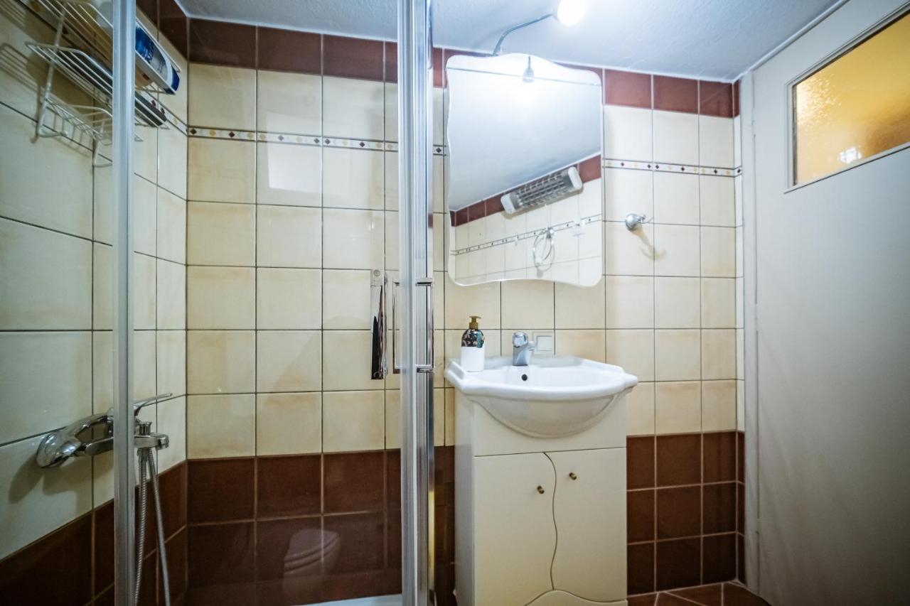 2 Bedrooms-perfect Center Location-amazing View Apartment Ioannina